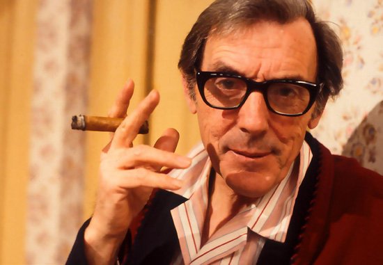 Comedian Eric Sykes dies aged 89 Comedian Eric Sykes dies aged 89
