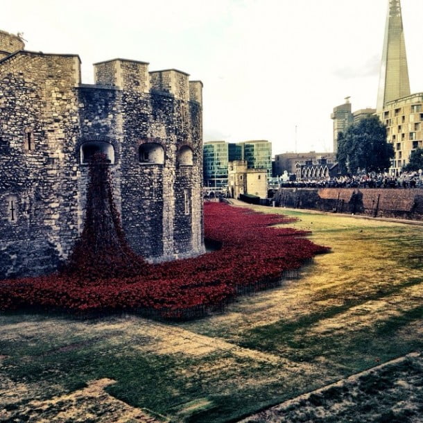 Outside Tower of London... by 00dan00