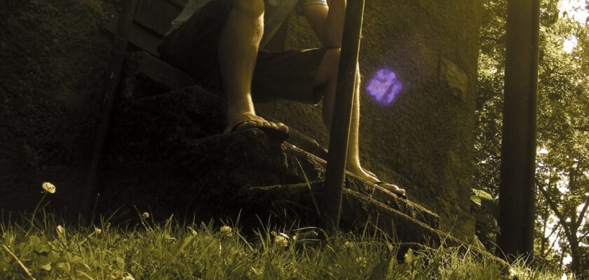 10,000 Miles Away by ~PARANOIA--7