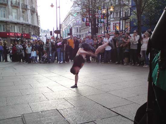 Street Performance with our dinner // April 10th, 2010