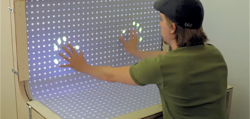 BendDesk: Multi-touch on a Curved Display