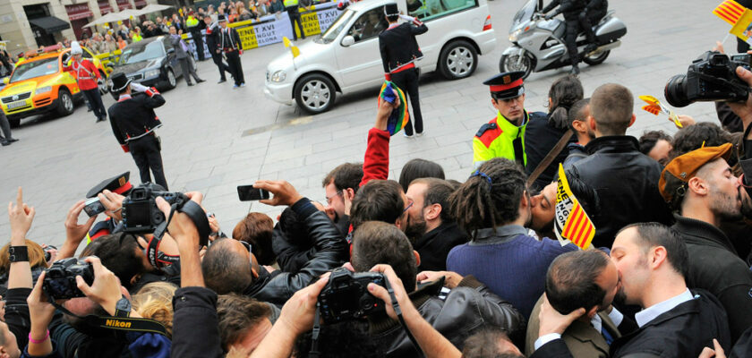 Spain says hi to the pope