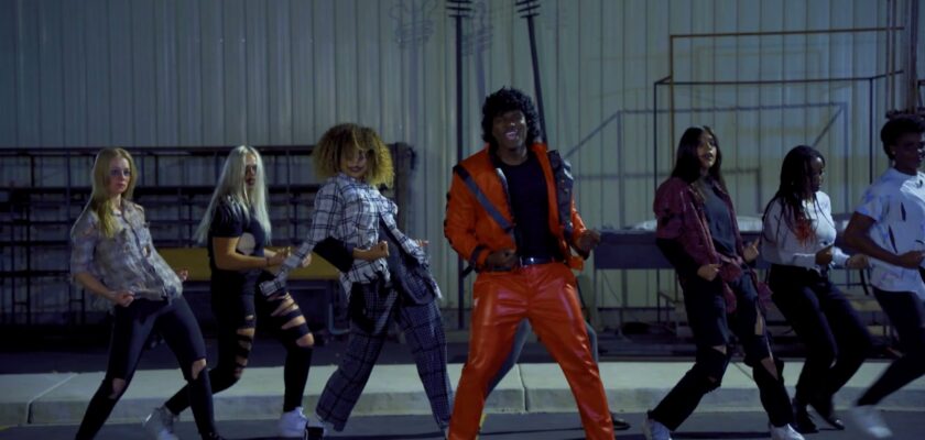 Michael Jackson - Thriller Returns