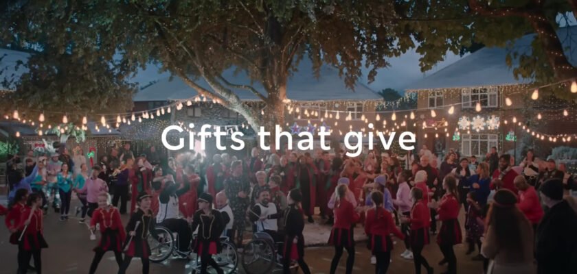 Marks & Spencer: Gifts That Give